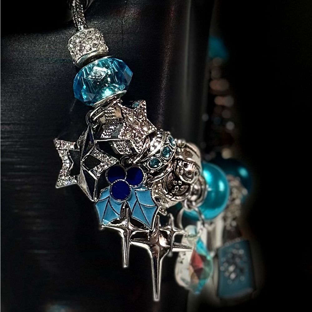 Elegant Silver and Blue Charm Bracelet - Picture 5 of 5